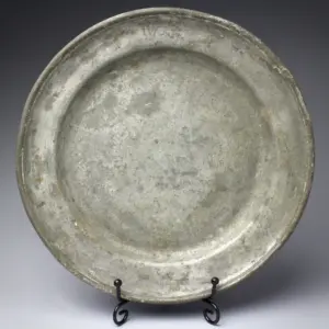 Starý cínový talíř, kolem poloviny 19. století