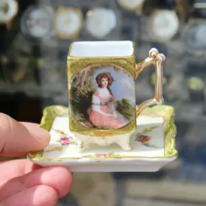 Porcelánový moka šálek s podšálkem, patrně Západní Čechy, kolem 1900